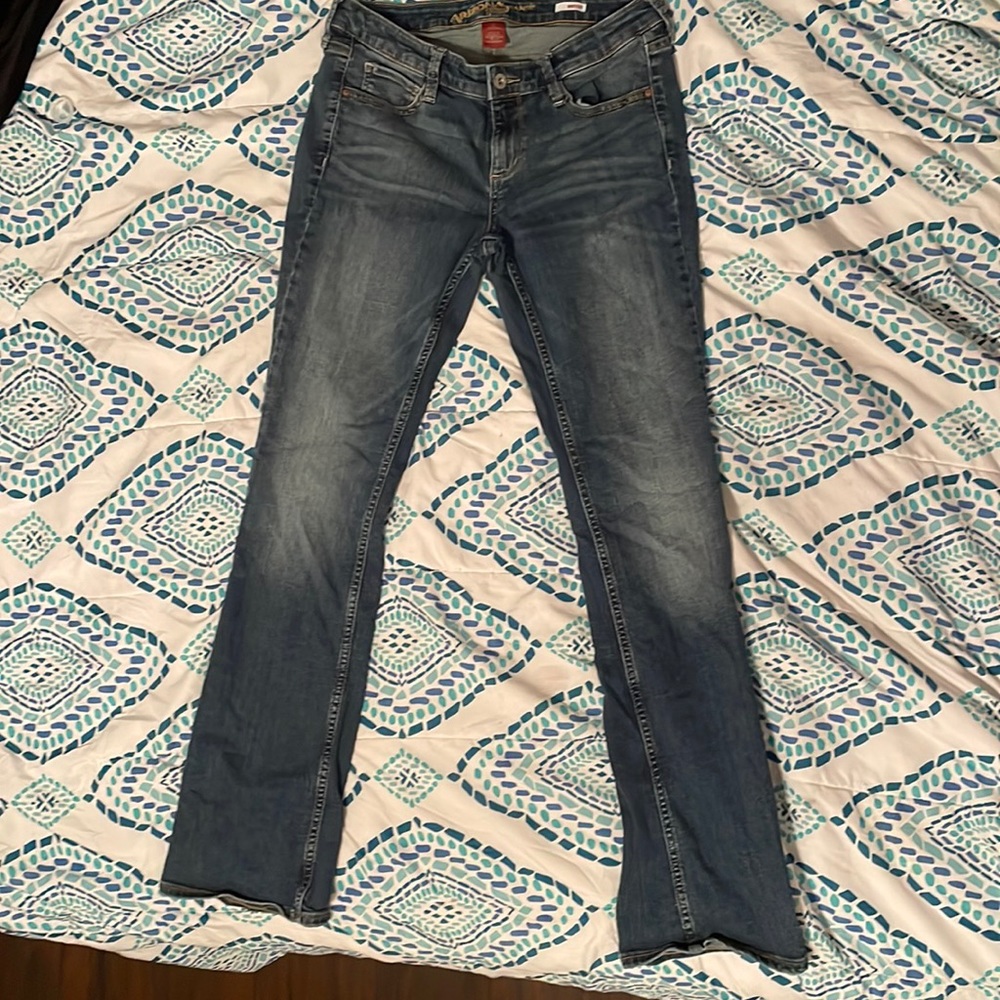 low rise boot cut jeans barely worn in perfect condition